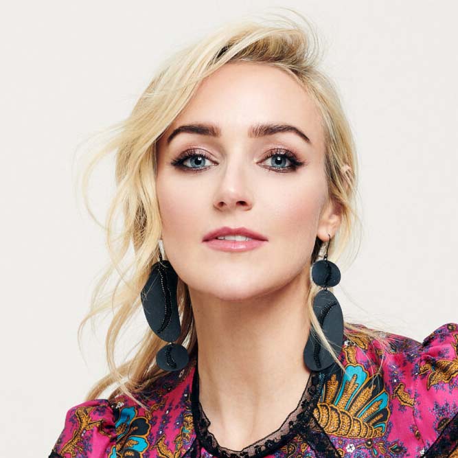 HeadshotBetsyWolfe_PhotoJusinPatterson-976x1024